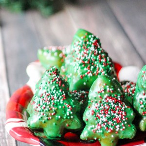 Easy Christmas Tree Doughnuts
